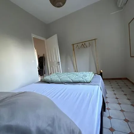 Olive Tree The Master Bed And Balcony 贝尼蔡斯