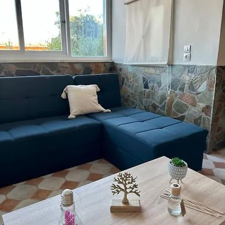 公寓 Olive Tree The Master Bed And Balcony *
